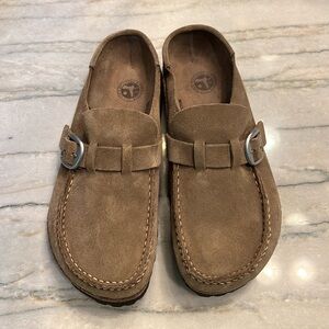 Birkenstock Buckley suede shoe. NWOT size 39
